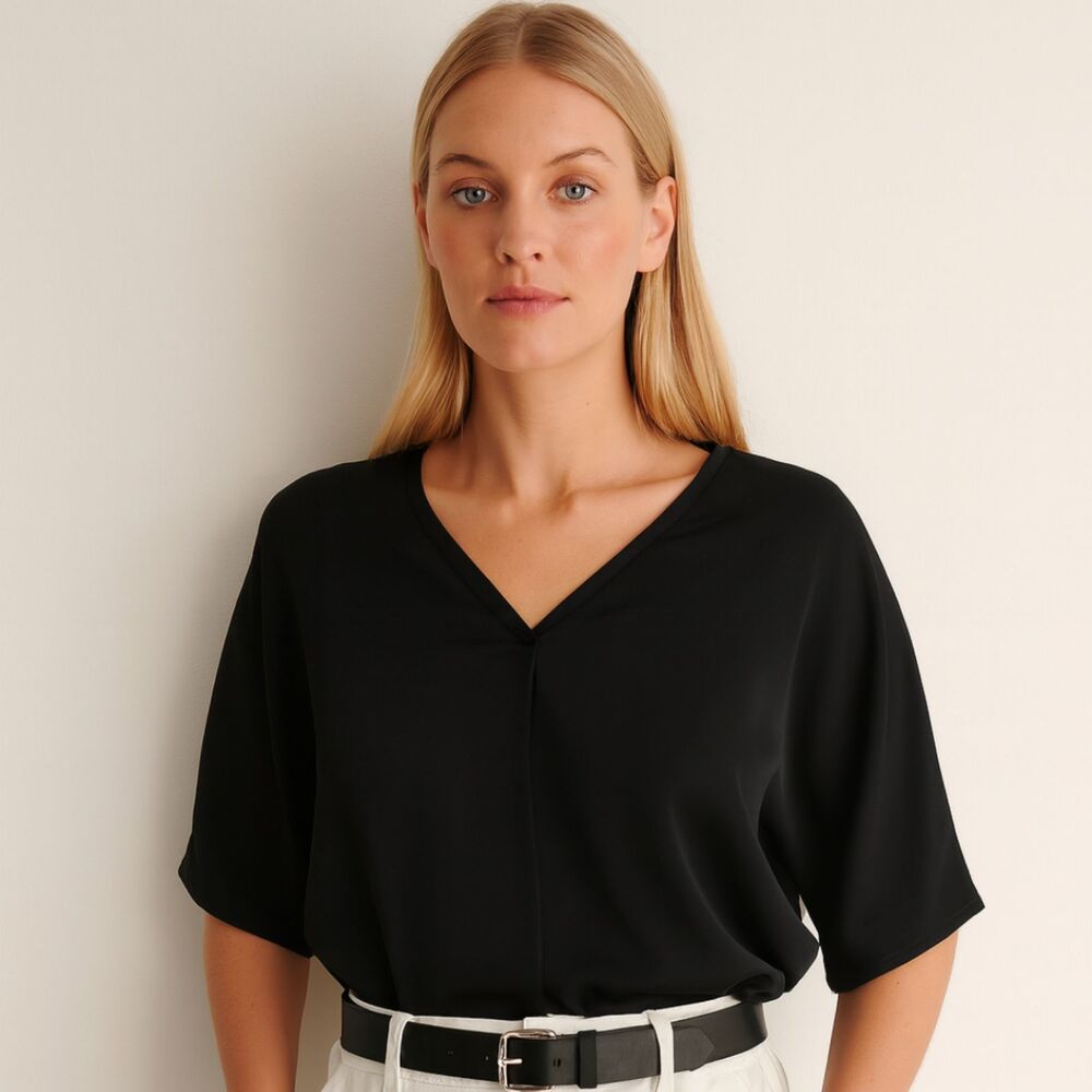 White House Black Market Blouse Women's Size L Black V-Neck Minimalist Classic